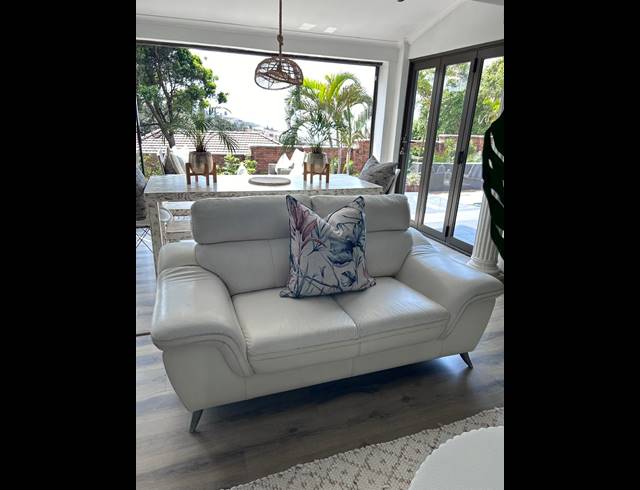 9 BEDROOM HOUSE FOR SALE IN BLUFF